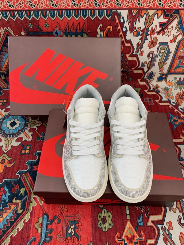 ナイキ靴角部分ディテール